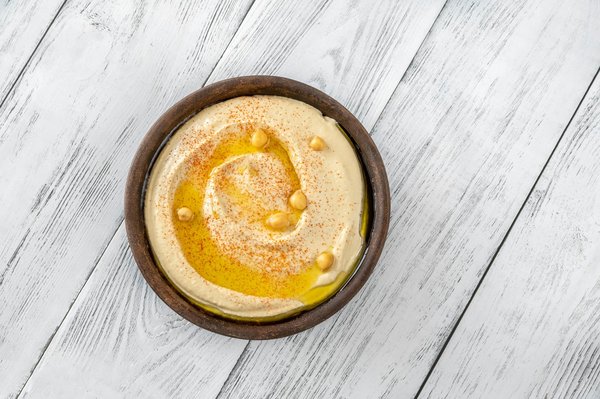 What's the Secret to a Perfectly Smooth and Creamy Hummus with Roasted Garlic?